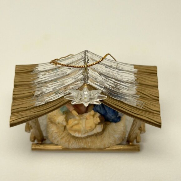 Nativity Christmas Ornament 2000 Avon Divine Baby Jesus Star DOES NOT WORK Read - Picture 7 of 10